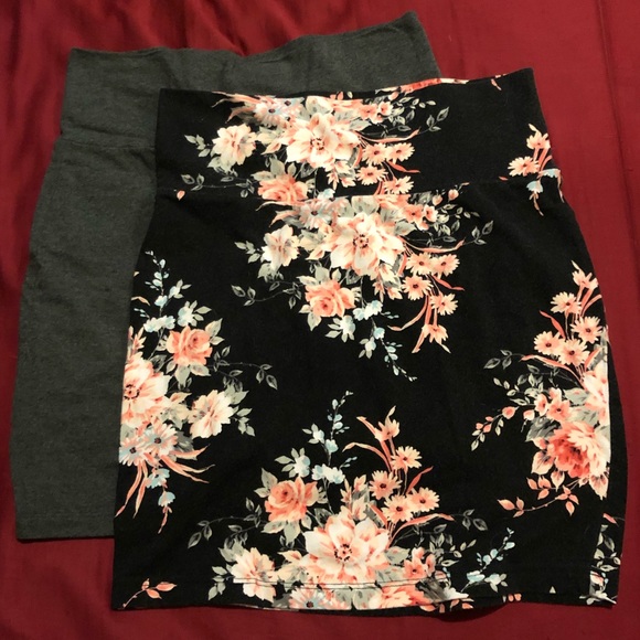 Charlotte Russe Dresses & Skirts - 2️⃣Charlotte Russe mini classic bodycon skirts EUC